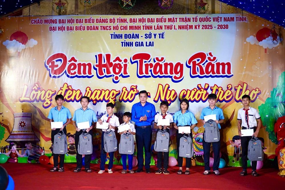 Trung thu ấm áp nơi vùng biên Gia Lai - ảnh 1