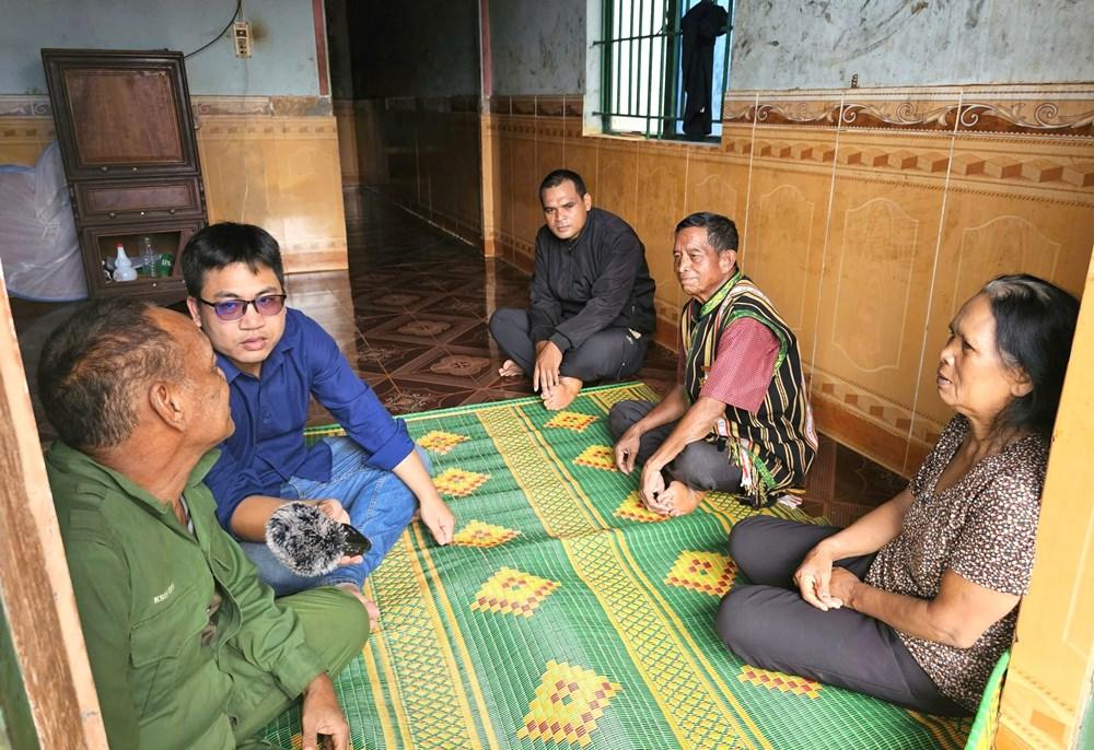 Người gìn giữ nếp nhà nơi biên viễn - ảnh 2