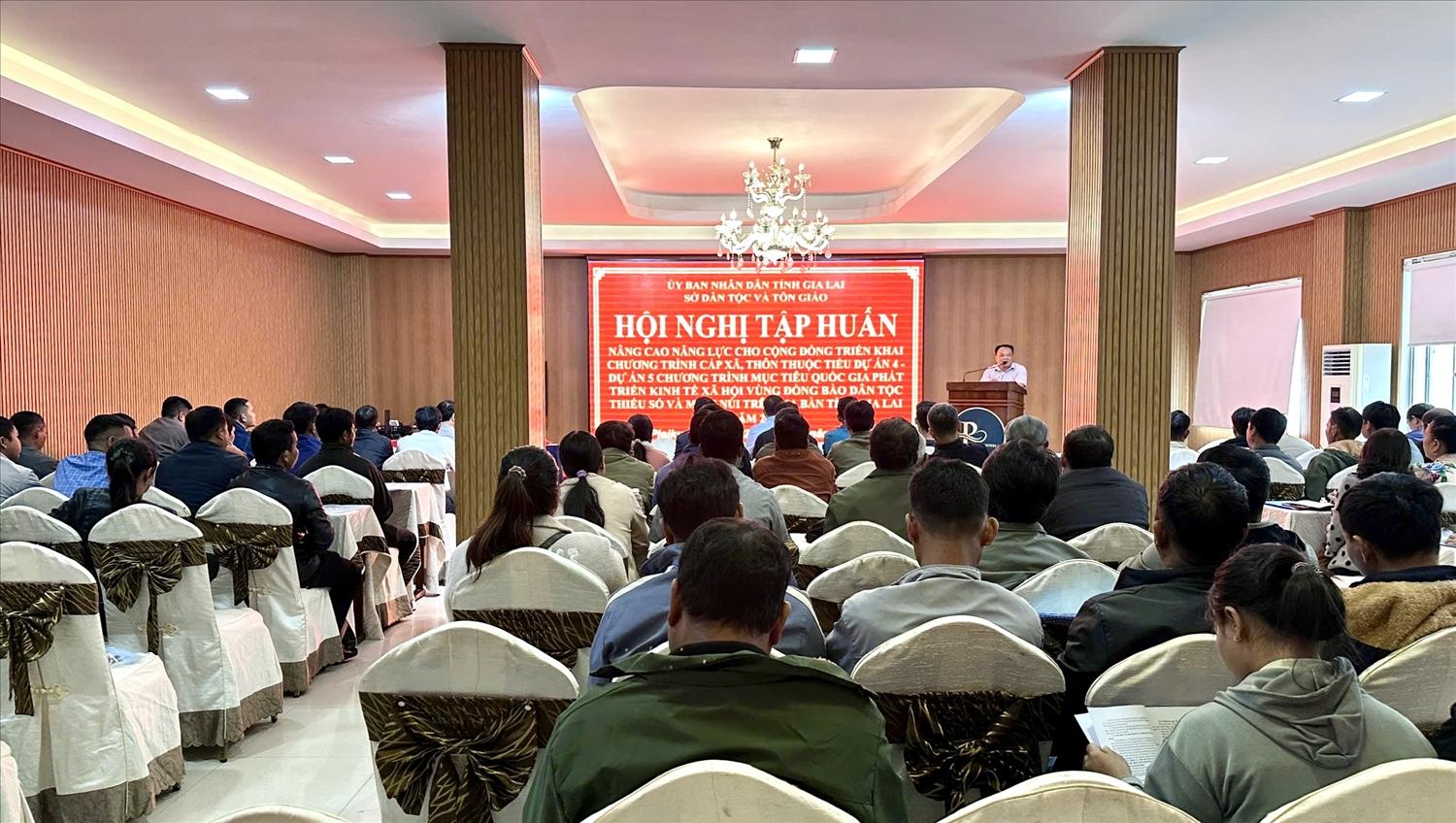 Quang cảnh hội nghị tập huấn